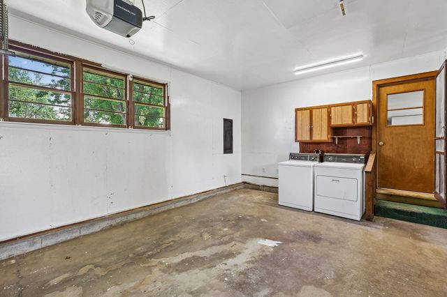 203 Kelly Dr, Decherd, TN 37324