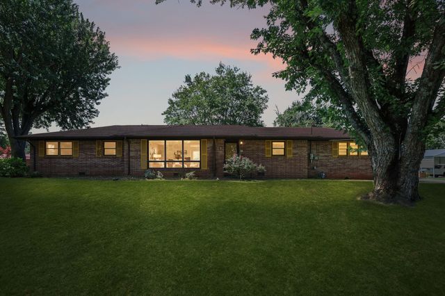 203 Kelly Dr, Decherd, TN 37324
