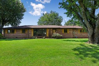 203 Kelly Dr, Decherd, TN 37324