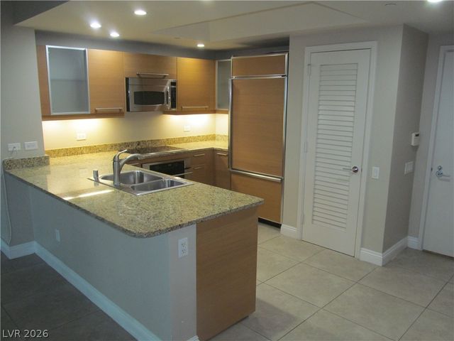 222 Karen Avenue 1105, Las Vegas, NV 89109
