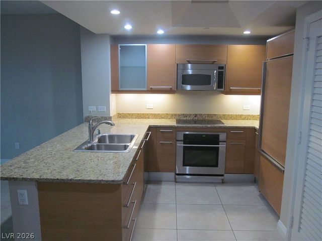 222 Karen Avenue 1105, Las Vegas, NV 89109