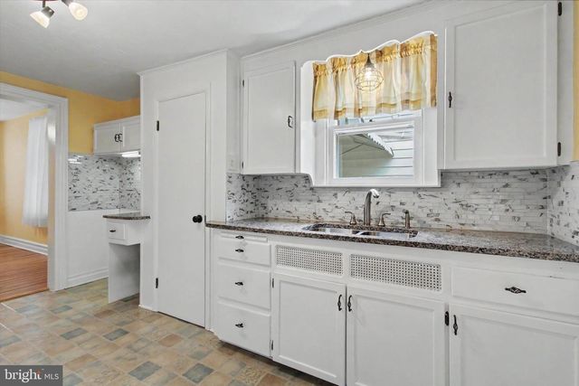 321 E MIDDLE ST, Hanover, PA 17331