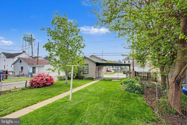 321 E MIDDLE ST, Hanover, PA 17331