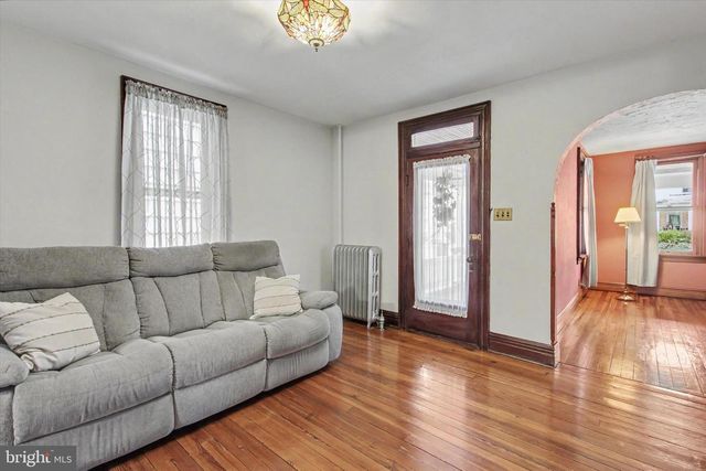 321 E MIDDLE ST, Hanover, PA 17331