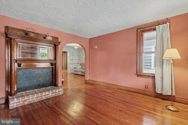 321 E MIDDLE ST, Hanover, PA 17331