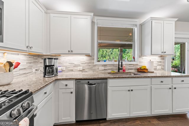 6024 Park Bay Court, Flowery Branch, GA 30542