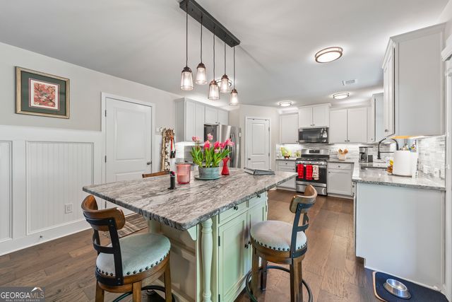 6024 Park Bay Court, Flowery Branch, GA 30542