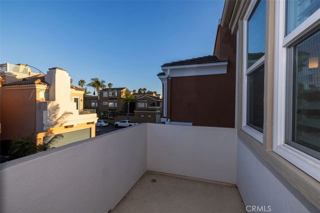 304 Goldenwest Street, Huntington Beach, CA 92648