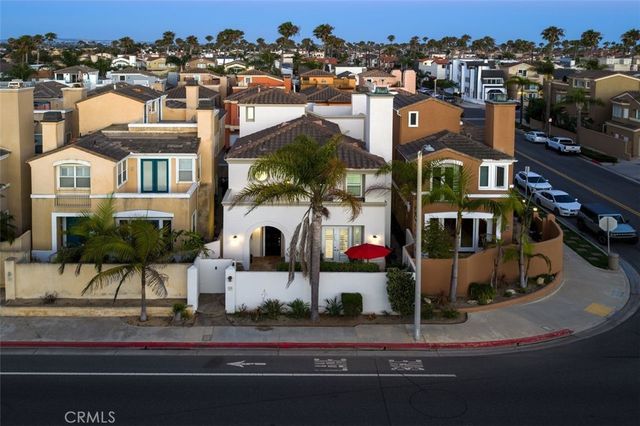 304 Goldenwest Street, Huntington Beach, CA 92648