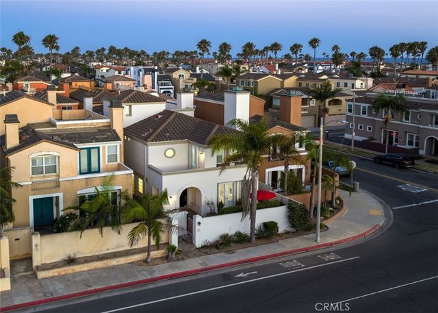 304 Goldenwest Street, Huntington Beach, CA 92648