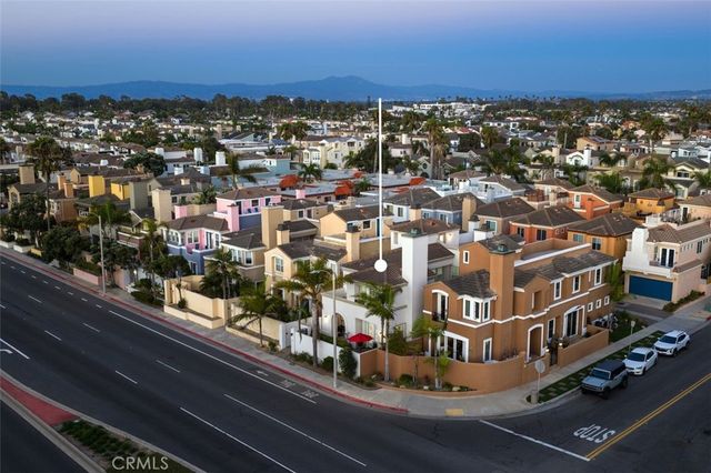 304 Goldenwest Street, Huntington Beach, CA 92648