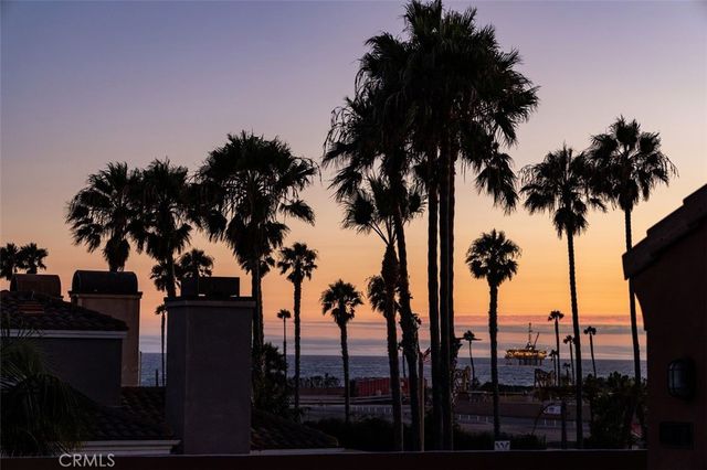 304 Goldenwest Street, Huntington Beach, CA 92648