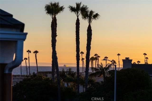 304 Goldenwest Street, Huntington Beach, CA 92648
