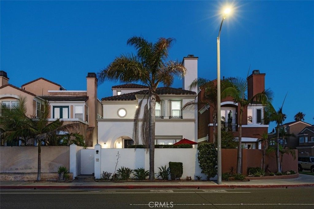 304 Goldenwest Street, Huntington Beach, CA 92648