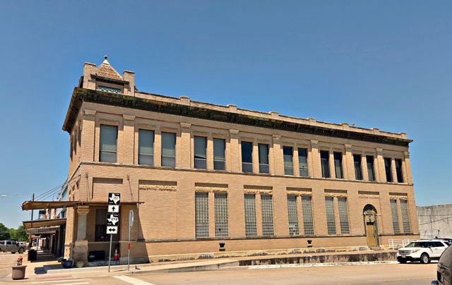 1462 US Highway 69, Whitewright, TX 75491