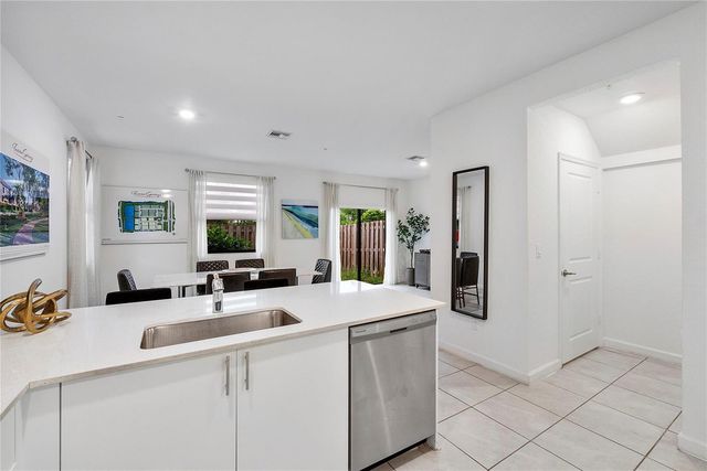 15987 SW 2nd Place 1, Pembroke Pines, FL 33027