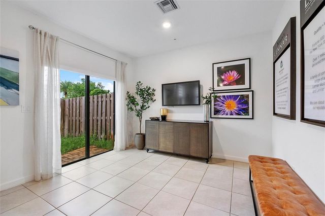 15987 SW 2nd Place 1, Pembroke Pines, FL 33027