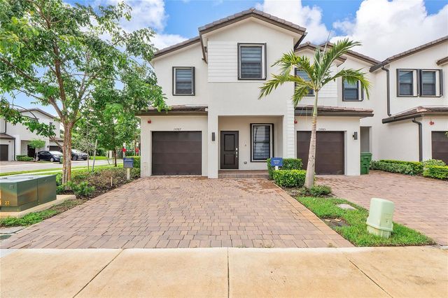 15987 SW 2nd Place 1, Pembroke Pines, FL 33027