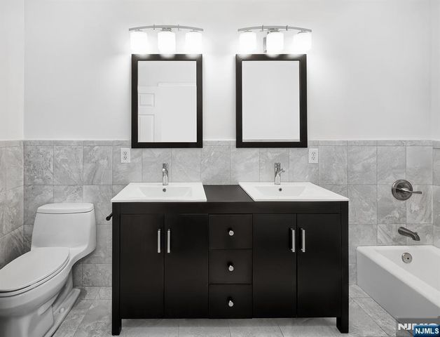 326 Midland Court, West New York, NJ 07093