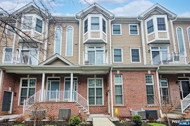 326 Midland Court, West New York, NJ 07093