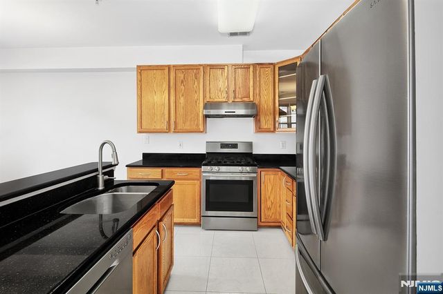 326 Midland Court, West New York, NJ 07093