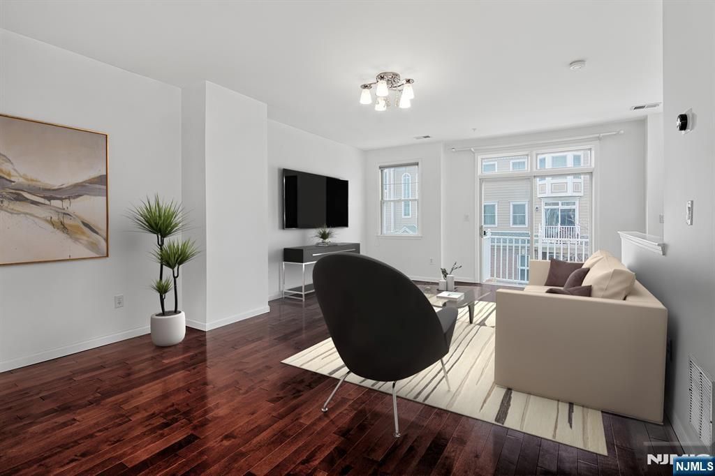 326 Midland Court, West New York, NJ 07093