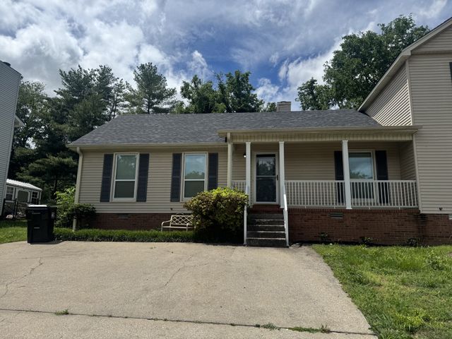 1016 Silver Point Drive, Murfreesboro, TN 37130