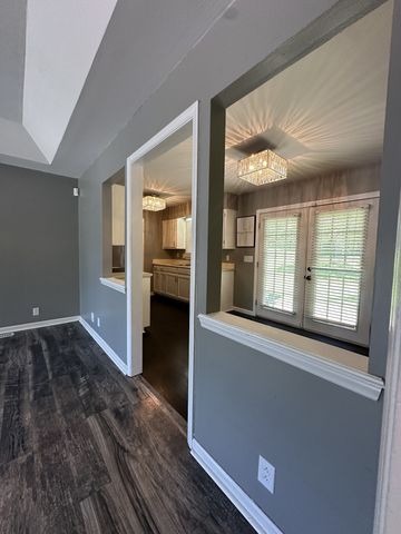 1016 Silver Point Drive, Murfreesboro, TN 37130