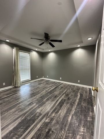 1016 Silver Point Drive, Murfreesboro, TN 37130