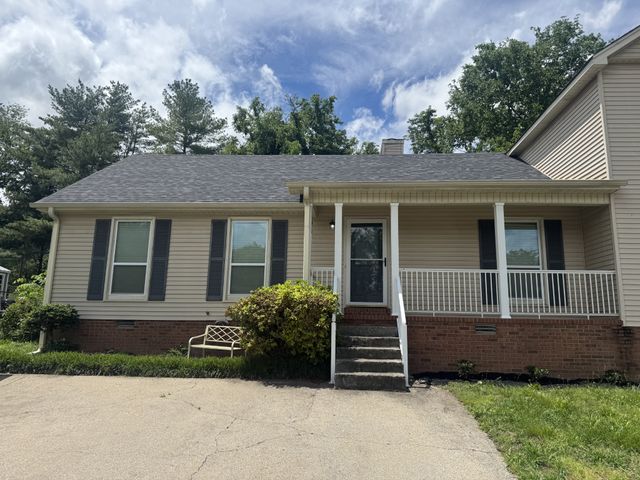1016 Silver Point Drive, Murfreesboro, TN 37130
