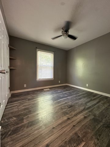 1016 Silver Point Drive, Murfreesboro, TN 37130