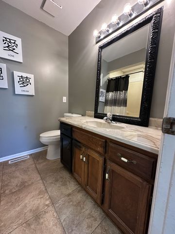 1016 Silver Point Drive, Murfreesboro, TN 37130