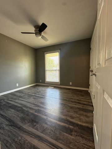1016 Silver Point Drive, Murfreesboro, TN 37130