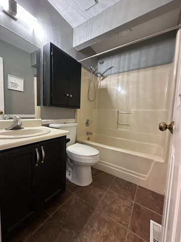 1016 Silver Point Drive, Murfreesboro, TN 37130