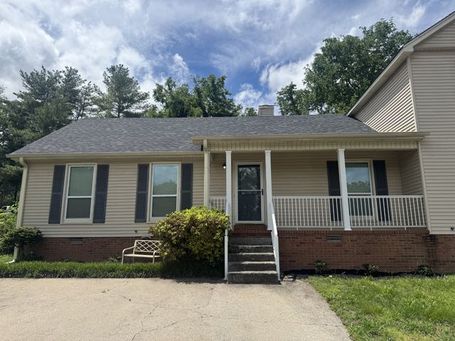 1016 Silver Point Drive, Murfreesboro, TN 37130