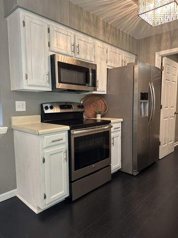 1016 Silver Point Drive, Murfreesboro, TN 37130