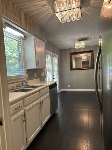 1016 Silver Point Drive, Murfreesboro, TN 37130