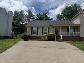 1016 Silver Point Drive, Murfreesboro, TN 37130