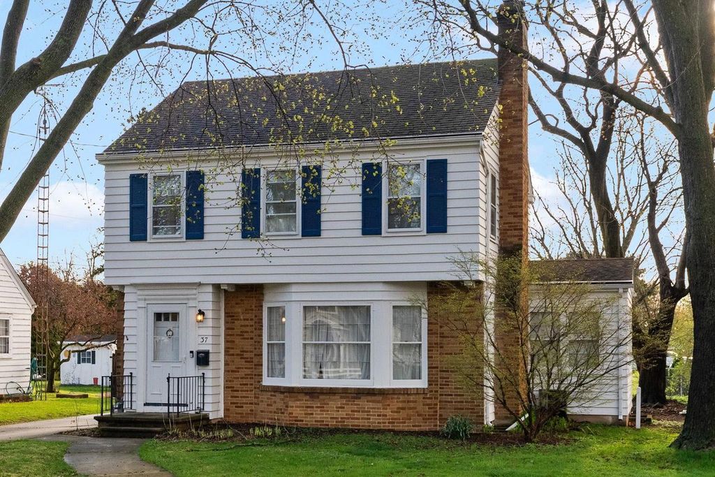 37 Forest Park Boulevard, Janesville, WI 53545