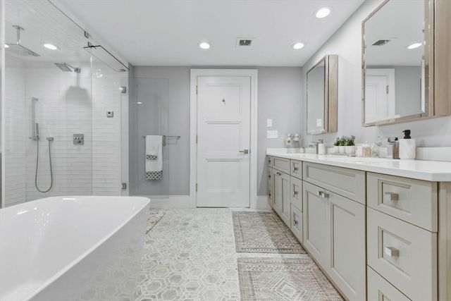 377 W 1st St 5, Boston, MA 02127