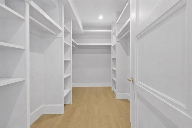 377 W 1st St 5, Boston, MA 02127