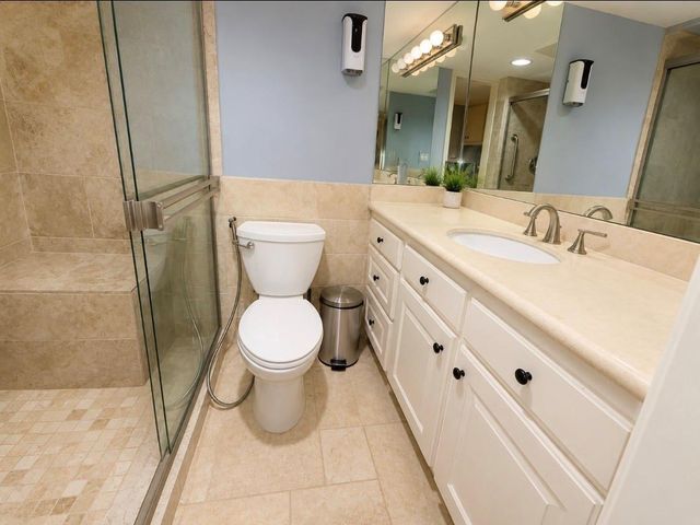 6492 Bayou Glen Road, Houston, TX 77057