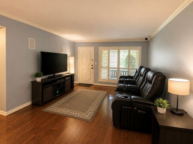 6492 Bayou Glen Road, Houston, TX 77057