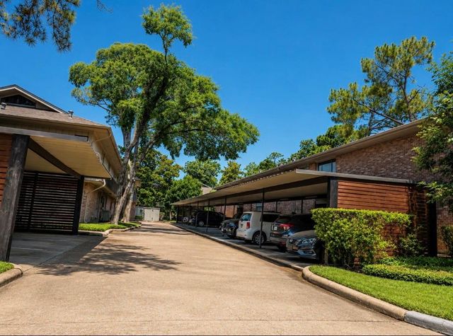 6492 Bayou Glen Road, Houston, TX 77057