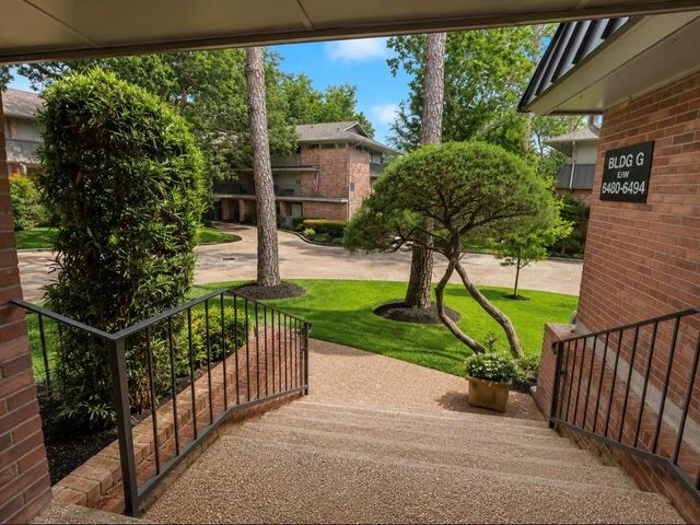 6492 Bayou Glen Road, Houston, TX 77057