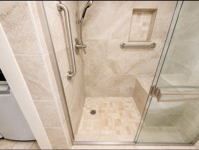 6492 Bayou Glen Road, Houston, TX 77057