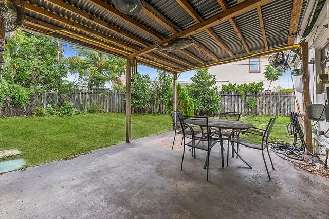4700 NE 2ND Way, Deerfield Beach, FL 33064