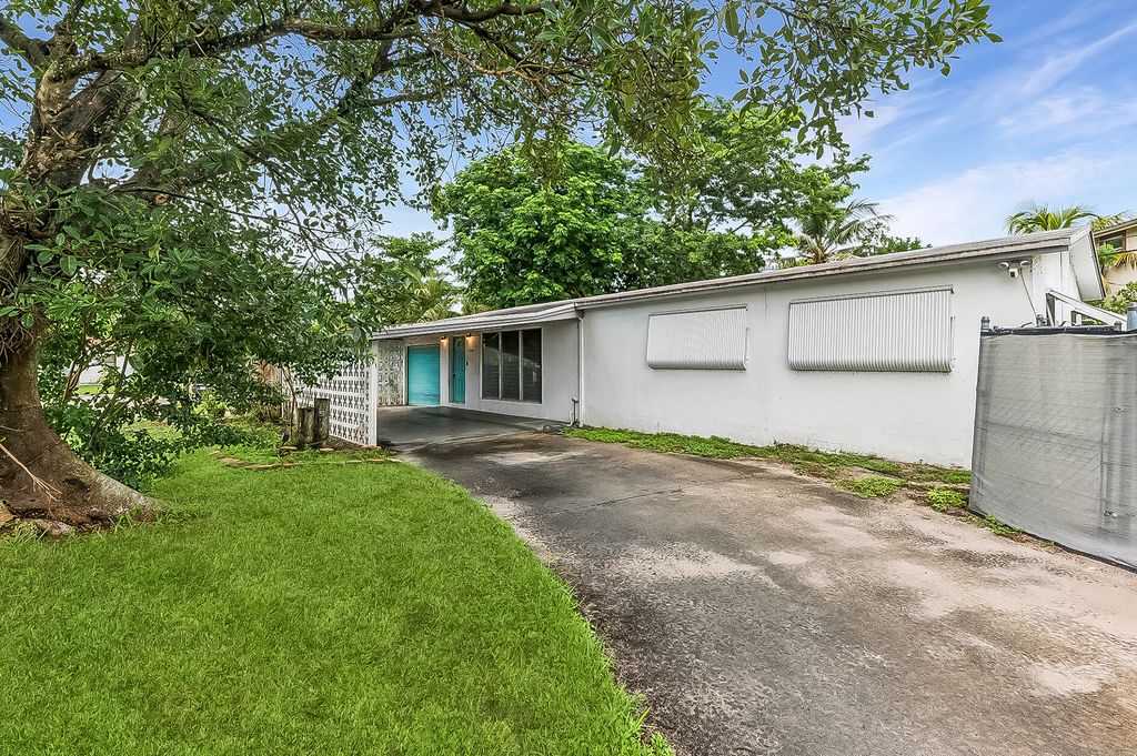 4700 NE 2ND Way, Deerfield Beach, FL 33064
