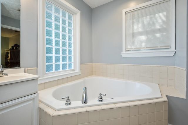 16998 E SUMMIT AVE, Elkton, VA 22827