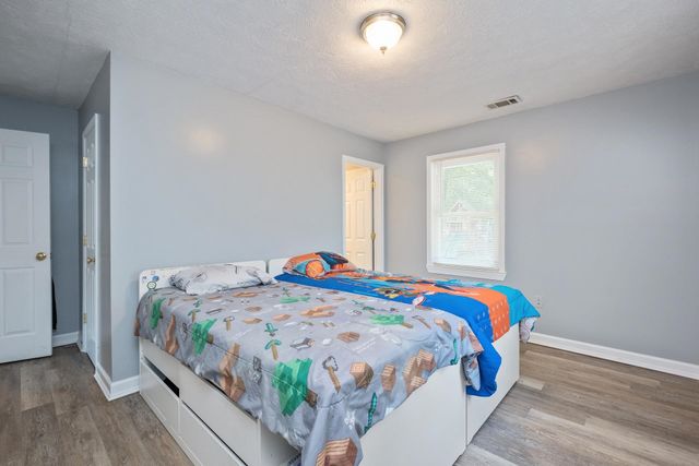 16998 E SUMMIT AVE, Elkton, VA 22827